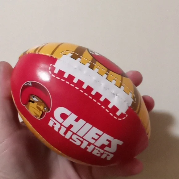 Kansas City Chiefs Rusher Mini Football 🏈 - Picture 8 of 8
